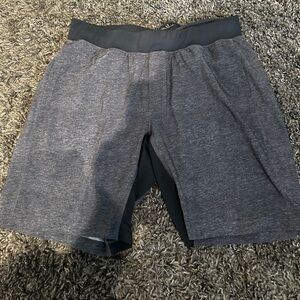 LULULEMON 7" Shorts BLACK COSMIC PATTERN LARGE